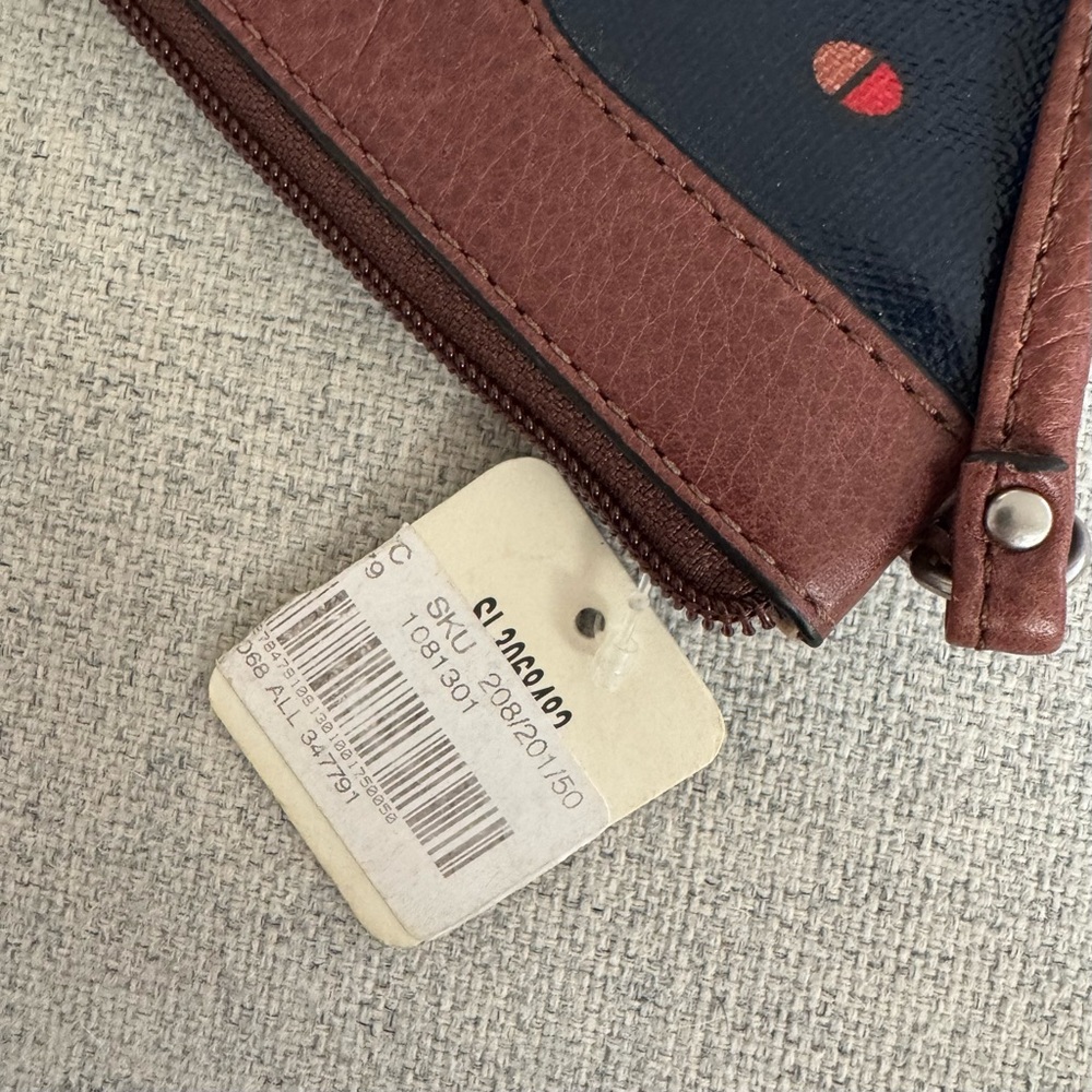 Fossil Key-Per Multicolor Patterned Wristlet - Picture 5 of 7